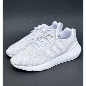 Adidas Swift Run 22 Grey Running Shoes Women's 8.5 /Men's 7 US Size NWB